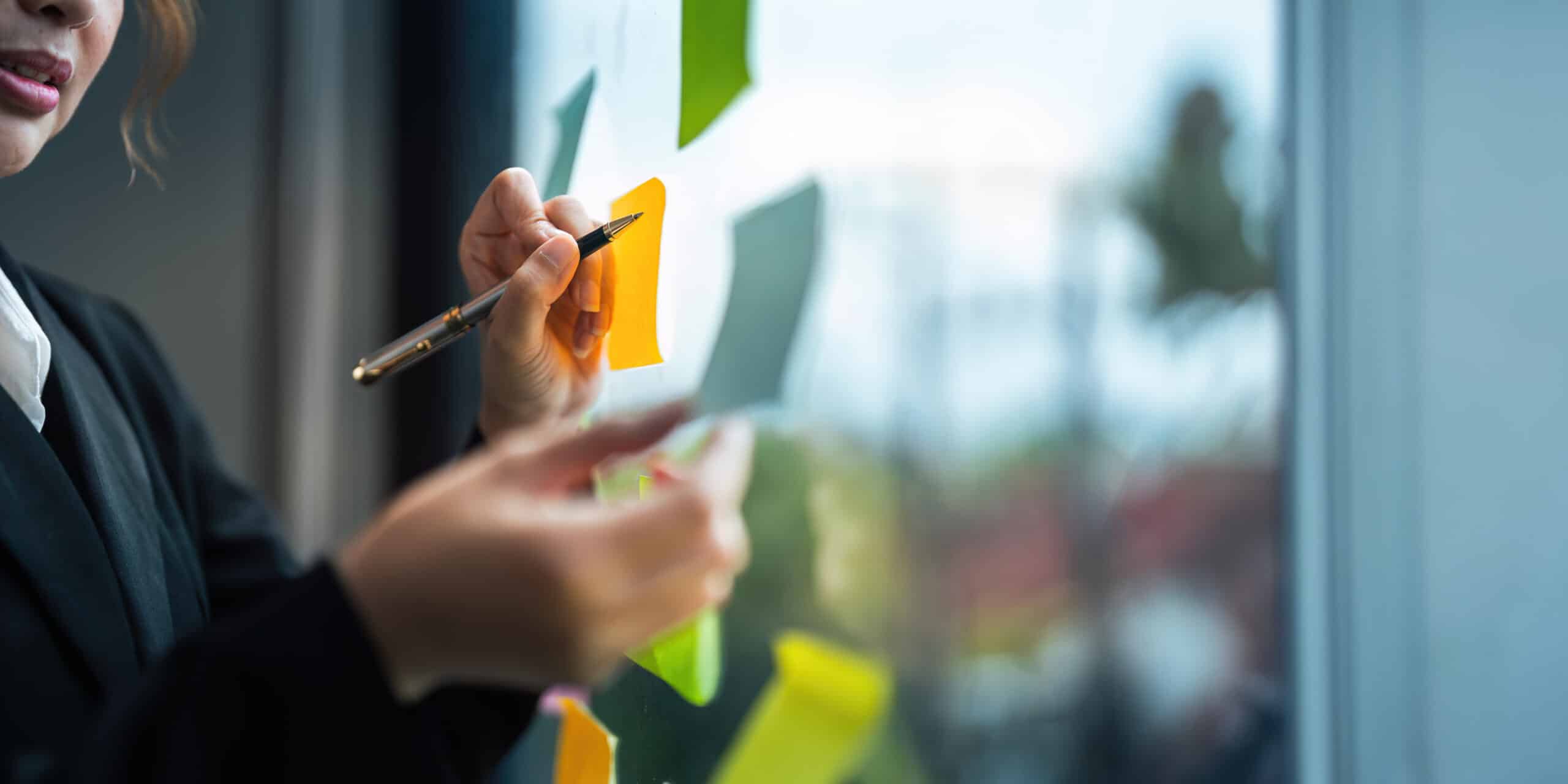 Representación visual del filtro estratégico con preguntas clave para evaluar decisiones de crecimiento de marca